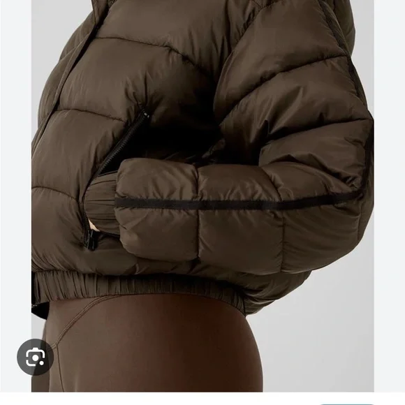 ALO Yoga Dark Brown Puffer Jacket - Picture 2 of 5